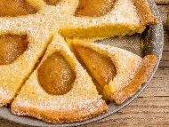 Рецепта Класически френски тарт (сладкиш) с бадемов крем и круши